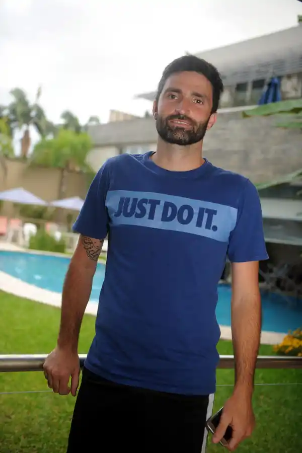 EN EL ARCO. Fernández entrenó por primera vez en el estadio, junto con Albornoz. 