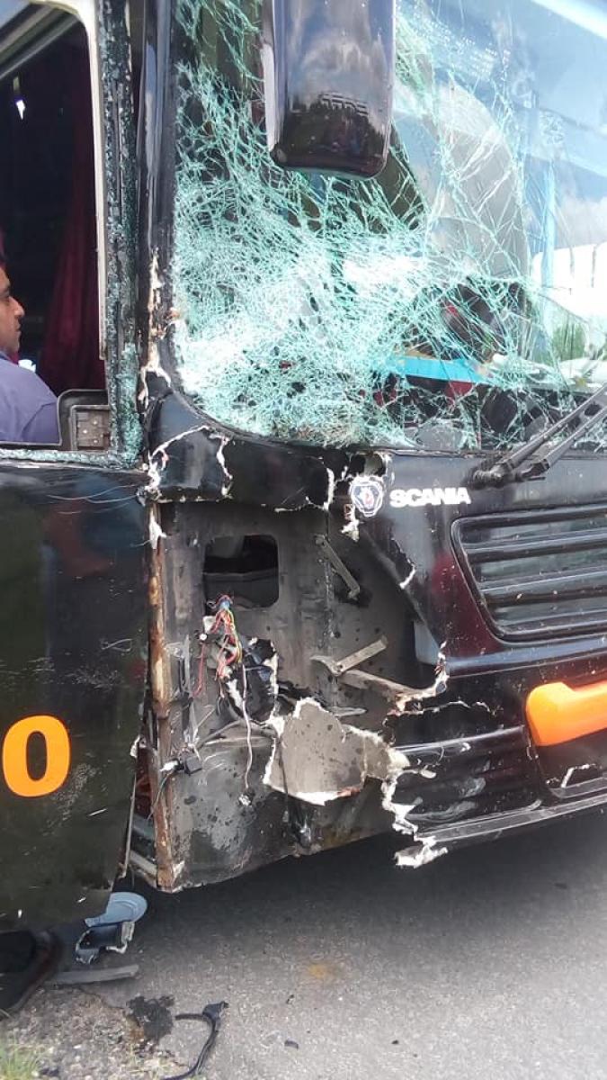 Dos jóvenes murieron al chocar una moto y un colectivo en Ruta 38