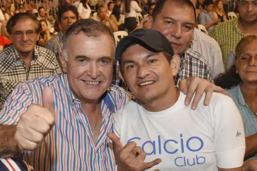 Alperovich rompió el silencio y habló de las salidas del Pulguita y del Bebe 