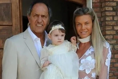 Gisela Berger tuiteó una foto de Daniel Scioli en Francia y dijo que la amenazó