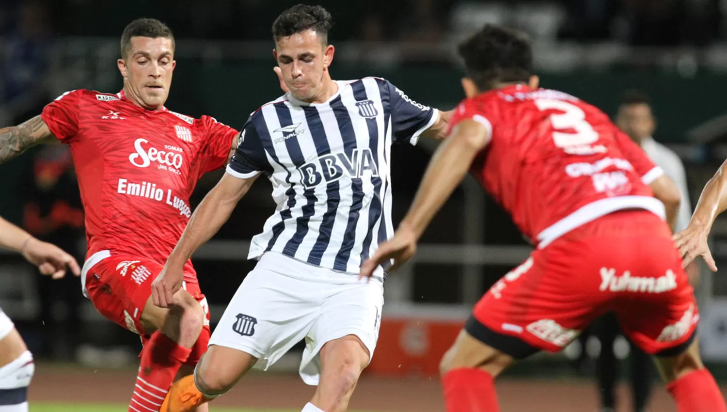 El “santo” en su primer partido como visitante en la primera parte de la Superliga, igualó 0-0 en Córdoba contra Talleres. FOTO TOMADA DE CLARÍN.COM