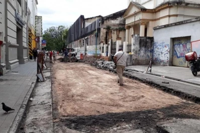 Avanzan las obras de remodelación de Mendoza al 800