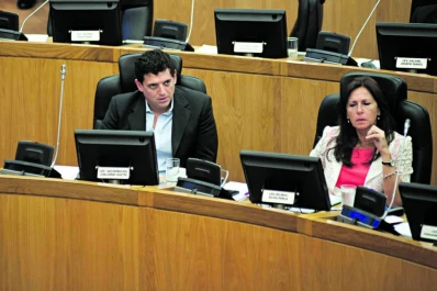 Oficialistas acusan a un radical de tratar de amedrentar a jueces