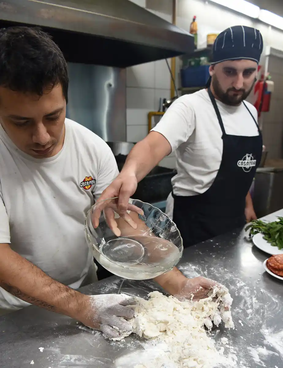 Día del Pizzero: hoy se festeja con una muzza