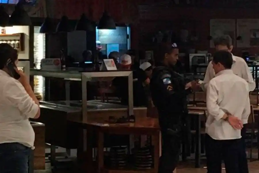 CERRADO. El restaurante permanecerá cerrado hasta que se realicen las investigaciones correspondientes.