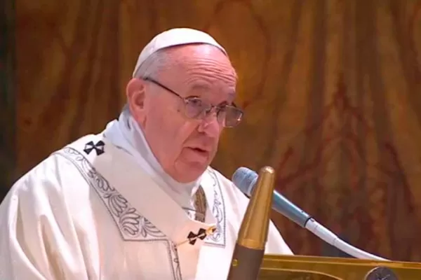 El papa Francisco recomendó a los padres no pelear delante de los hijos