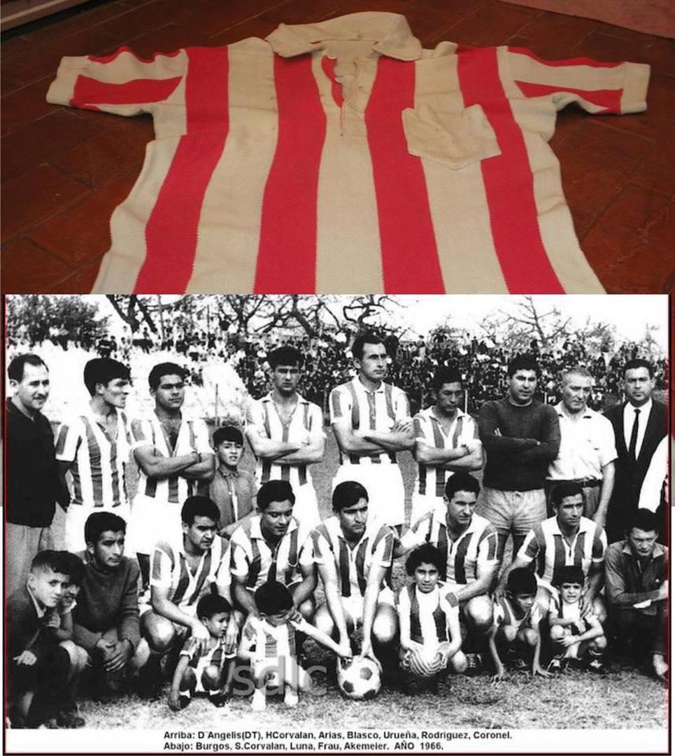  Camiseta original de 1987. 1980 trajo el primer sponsor. ESTA “PILCHA” SE USÓ EN 1987. Casaca de Manuel Burgos (1966). Camiseta de piqué, de 1975. Con esta ganó el clásico en 1989. Una de las pieles más lindas. La marca de las camisetas de los 90.