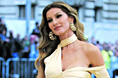 En Brasil, una modelo criticó al Gobierno y la invitaron a ser embajadora