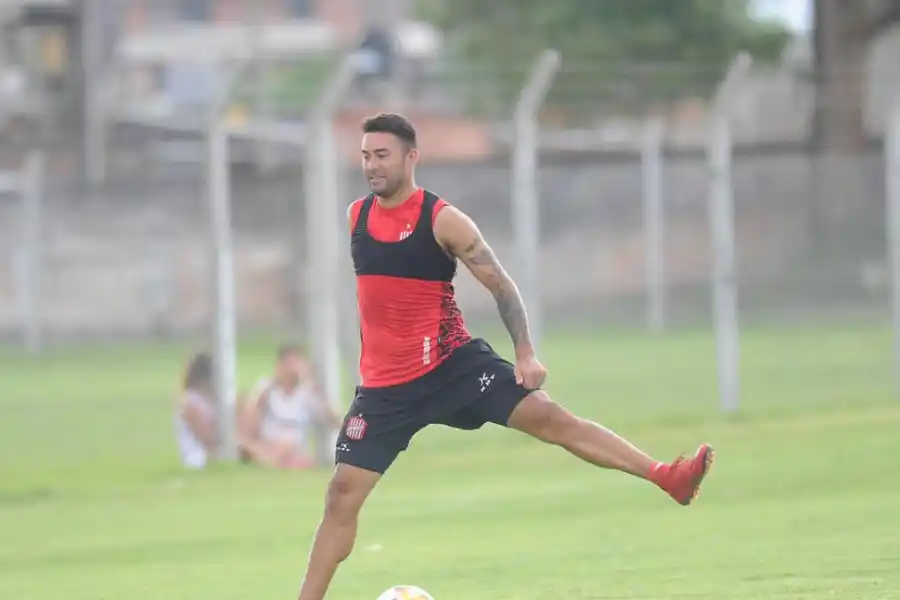 RECUPERÁNDOSE. El capitán trabajará de manera diferenciada por su tobillo. la gaceta / foto hecor peralta
