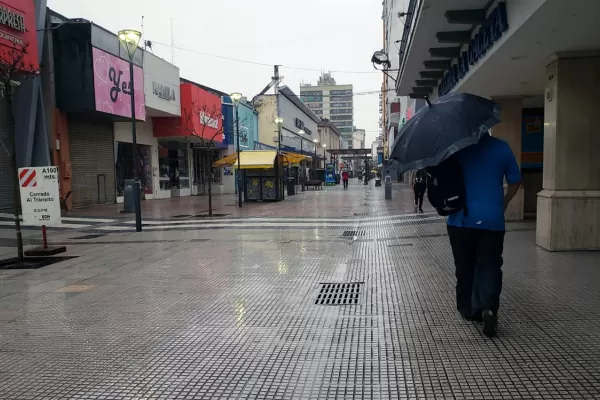 Abrigo liviano y piloto: el martes estará fresquito, con lluvia durante todo el día