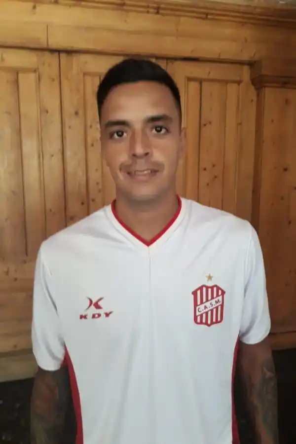 ¿SIGUE? Barrientos ya se entrenaba, pero una diferencia lo haría irse del club. foto de marcelo androetto (especial para la gaceta)