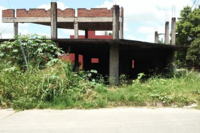 Queja por un baldío cerca del Parque V Centenario