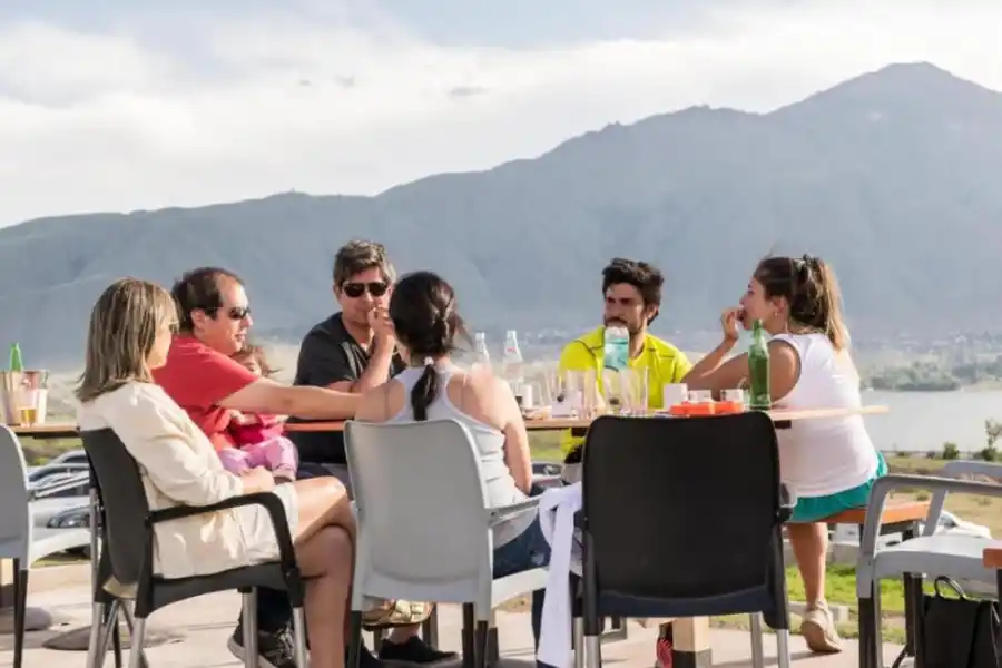 Tafí del Valle: en Flor de Sauco se aplauden los atardeceres