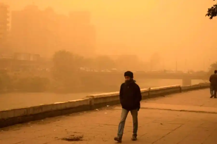 NARANJA. La tormenta de arena dejó pintada de naranja a El Cairo y otras ciudades portuarias de Egipto.