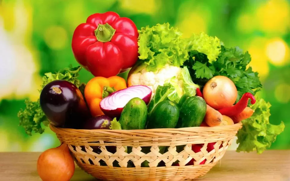 DALES COLOR. Si tus alimentos tiene variedad de ingredientes, y priorizan verduras y frutas, mejoran tu vida.  