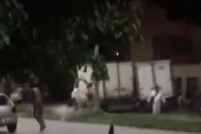 Se peleó con el padre de su ex y terminó a los tiros
