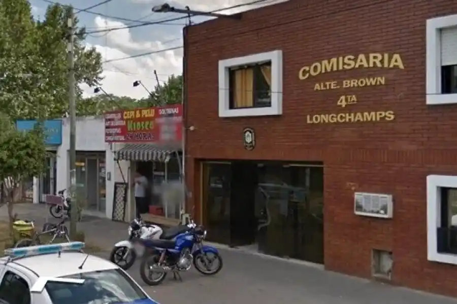 LUNES 7. Comisaría en localidad bonaerense de Longchamps, en el partido de Almirante Brown, que se encargan de llevar adelante el caso.