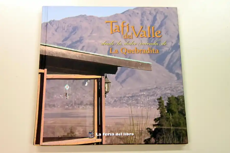 PORTADA. El libro incluye hasta recetas de varios postres y dulces. la gaceta / Fotos de José Nuno