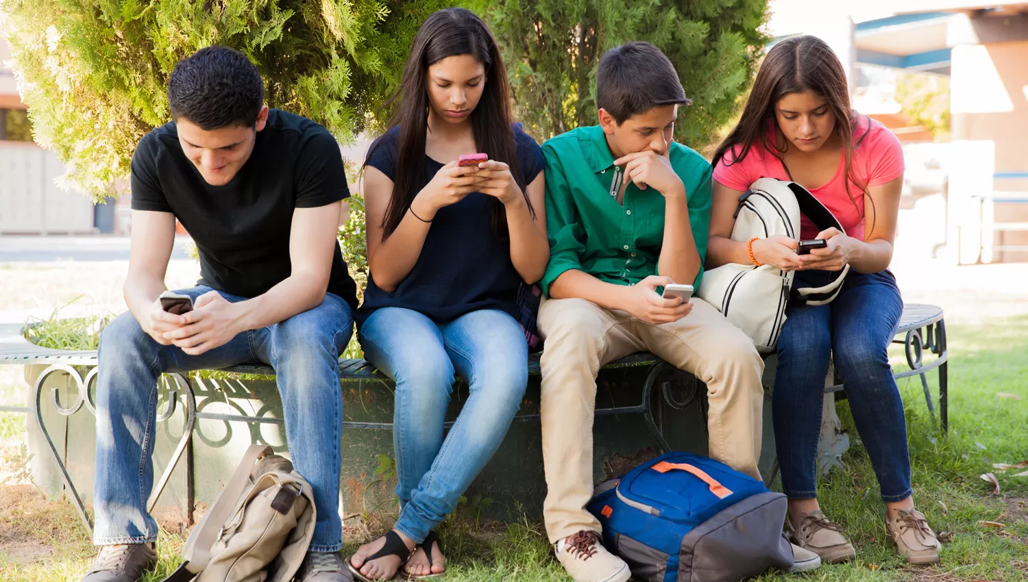 TENER EN CUENTA: Los adolescentes pueden estar 24 horas seguidas con el celular encedido.