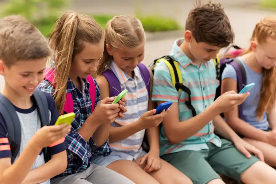 ESTAR ATENTOS: En las vacaciones se incrementa el tiempo libre para usar la tecnología.