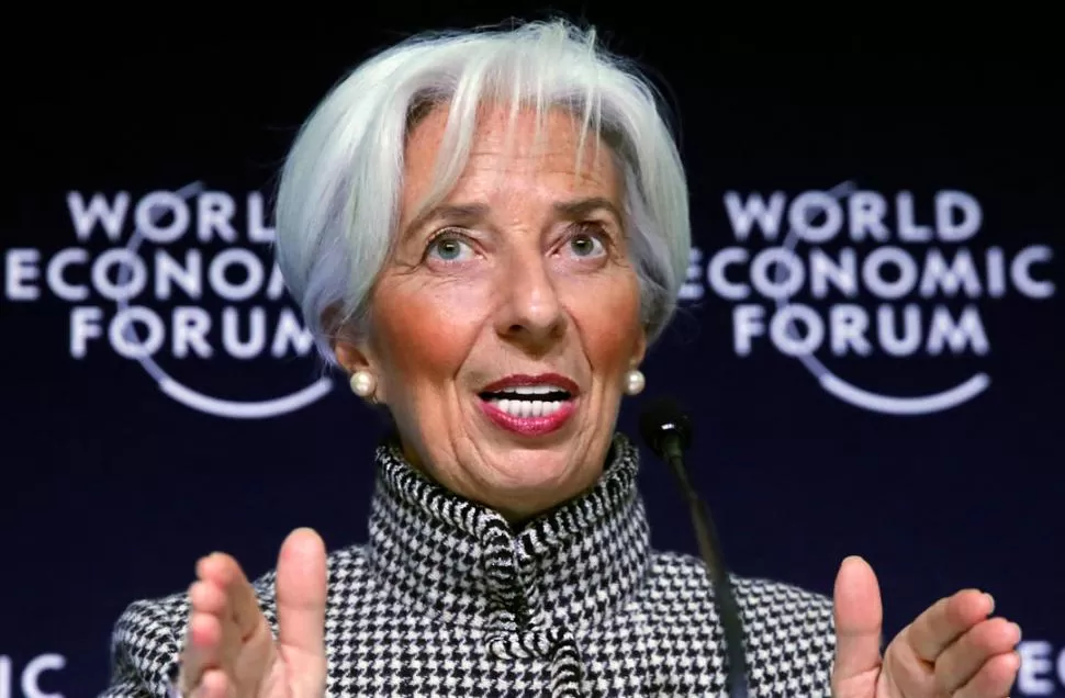 EL BALANCE. Christine Lagarde presentó en Davos un informe del FMI en el que se destaca la desaceleración de la economía a escala global. REUTERS