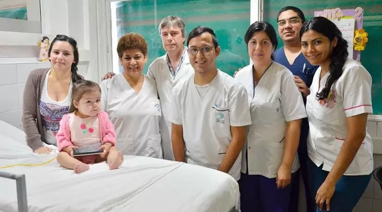 PURA ALEGRÍA. Bárbara es la primera paciente del sistema público de salud en en este tipo de procedimientos