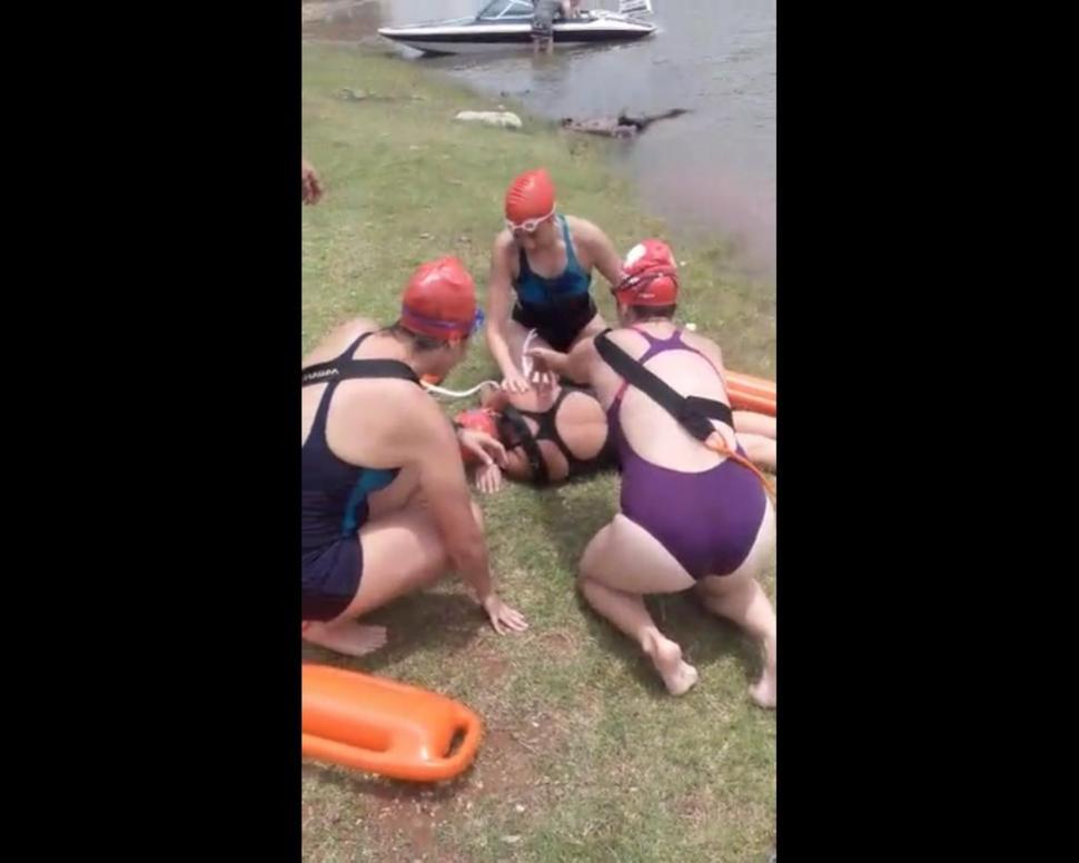 Además de técnicas y estrategias, los nadadores aprendieron sobre rescate y primeros auxilios 