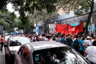 Protestaron frente a la Municipalidad en defensa de los trapitos