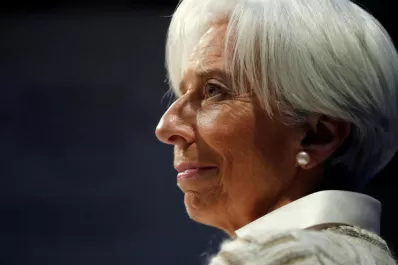 Lagarde aseguró que la economía argentina está saliendo del fondo