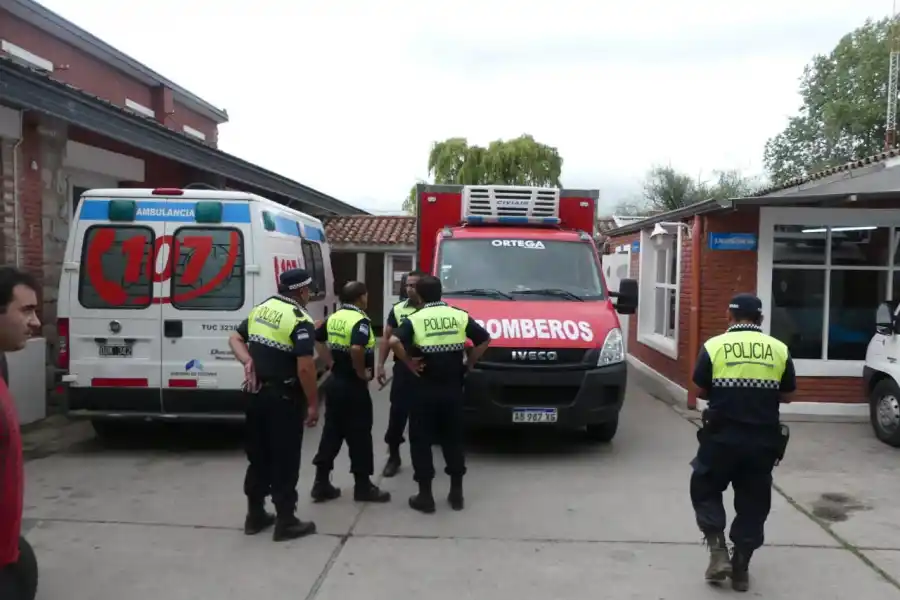 La tenía de la mano a Brenda y se me soltó, dijo el joven arrastrado por la creciente