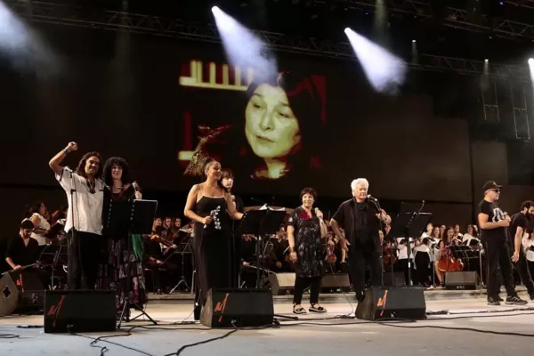 Reviví los mejores momentos del homenaje a Mercedes Sosa en Cosquín 2019