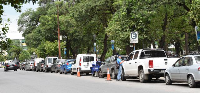 Resultado de imagen para estacionamientos de autos tucuman