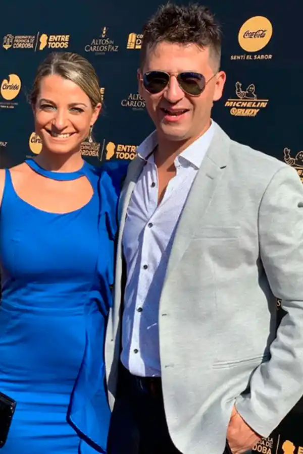BIEN ACOMPAÑADO. Junto a su esposa, Miguel Martín recibió dos premios.