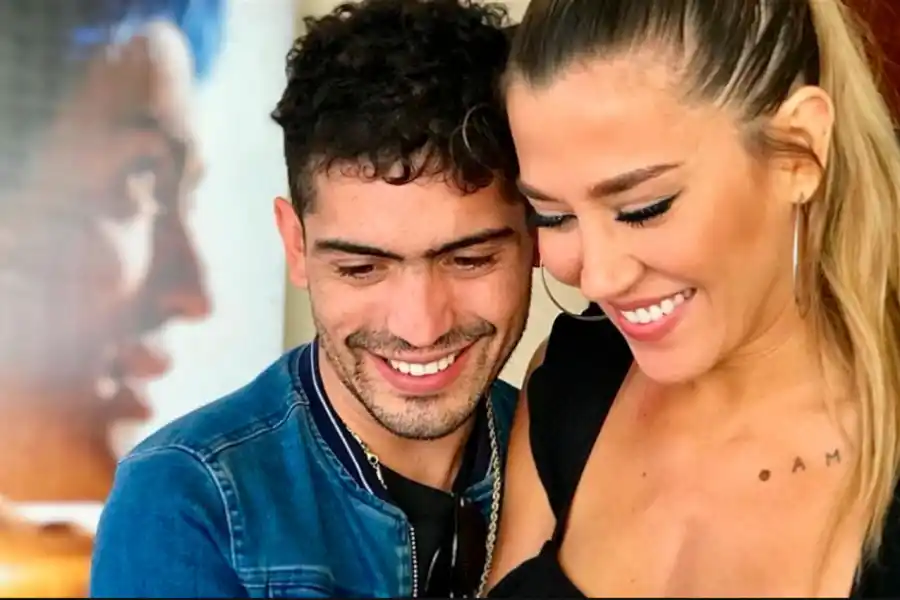 FUERON PAREJA. Romero junto a Jimena Barón.