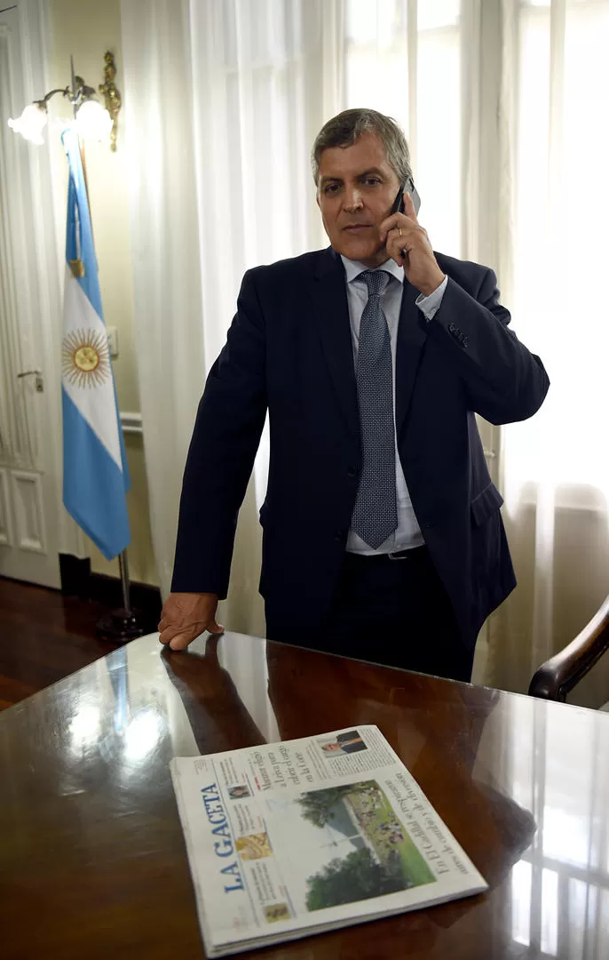 EX FISCAL DE ESTADO. Daniel Leiva en su oficina del Poder Ejecutivo. 