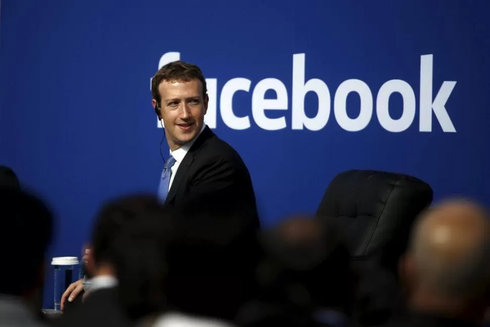 CEO. El creador y presidente de Facebook, Mark Zuckerberg, durante la conferencia de prensa en la que presentó el ejercicio fiscal de 2018. reuters