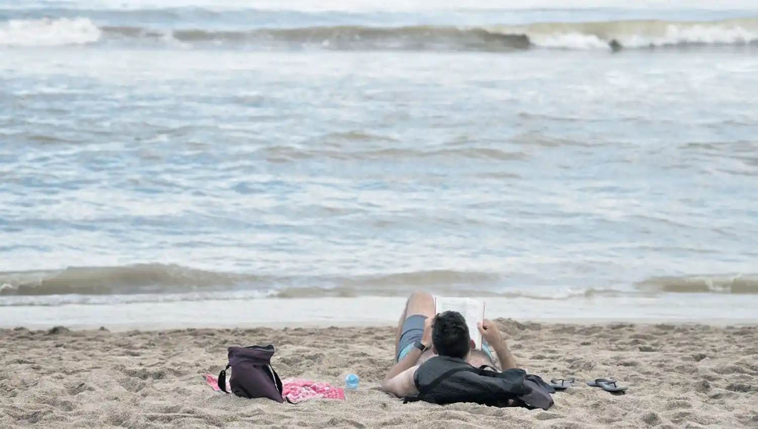 VILLA GESELL. El balneario atrae personas de todas las edades dispuestas a disfrutar del sol y el mar.