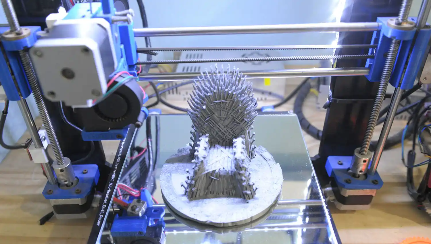 A LA MODA. El conocido trono de la serie de televisión estadounidense de fantasía medieval 