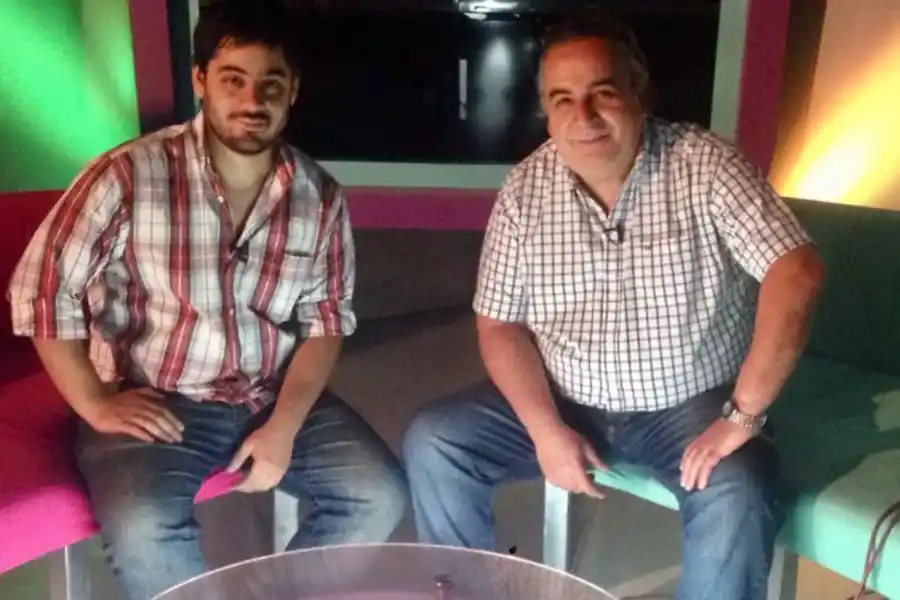 Dos pájaros de un timo