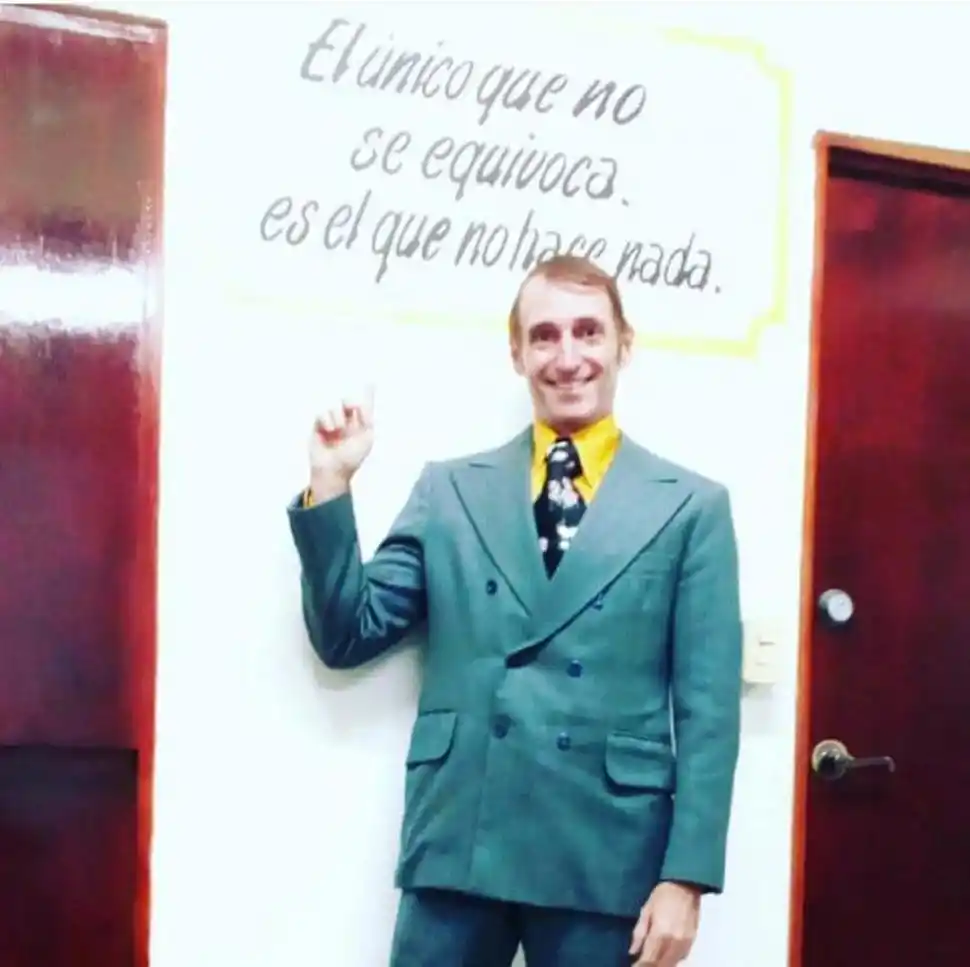 A TONO. Si bien la película se filmó en blanco y negro, se cuidó mucho la gama de colores.