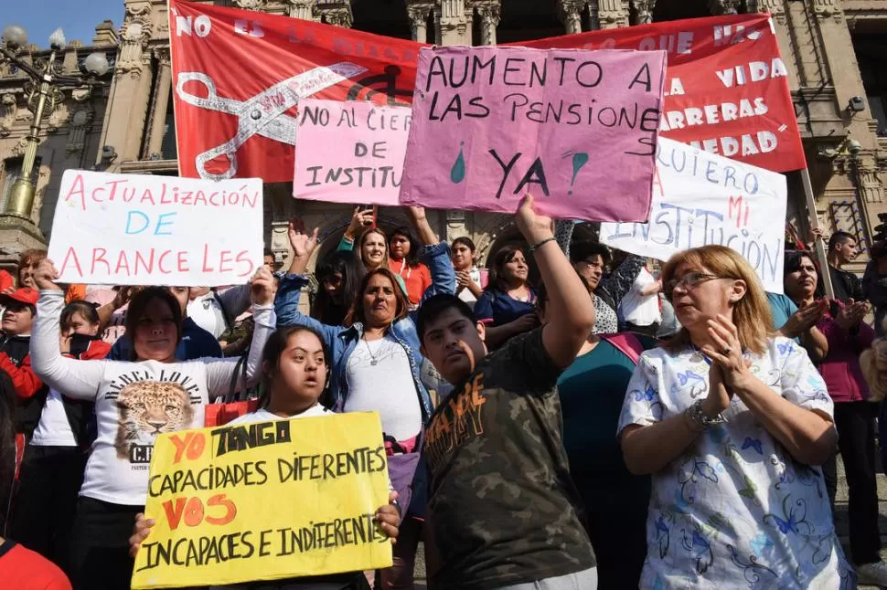 La quita de pensiones por discapacidad puso en alerta al Gobierno tucumano