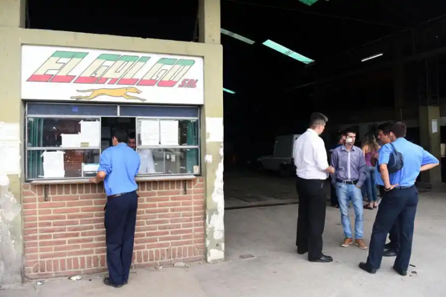 EMPRESA. El joven regresaba al galpón de calle República del Líbano al 2400  