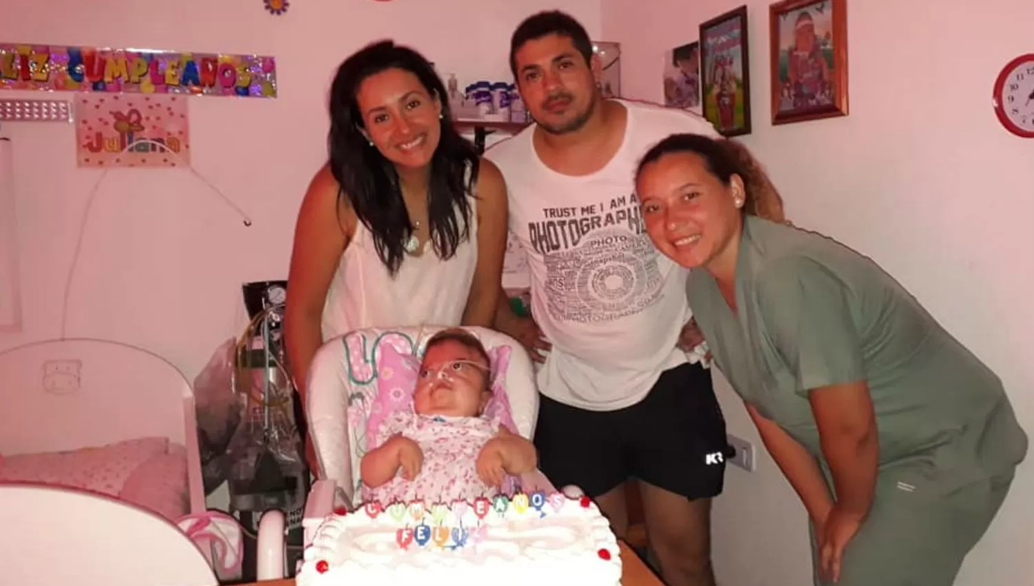 DE FESTEJO. Juliana cumplió en enero un añito y lo celebró en familia. 