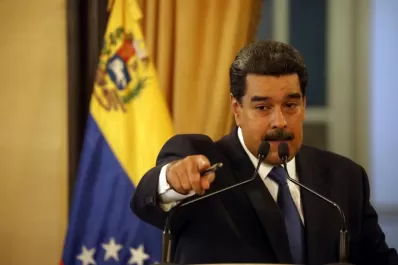 Maduro dice que la ayuda humanitaria es un show