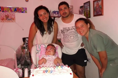Una mamá estadounidense, unida a una familia tucumana por la enfermedad de sus hijas
