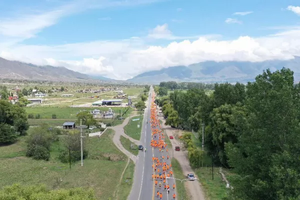 Los valles pintados de naranja por una buena causa: el deporte y la solidaridad confluyeron