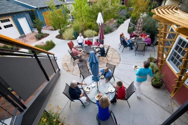 Cohousing: envejecer entre amigos, una tendencia saludable que se impone