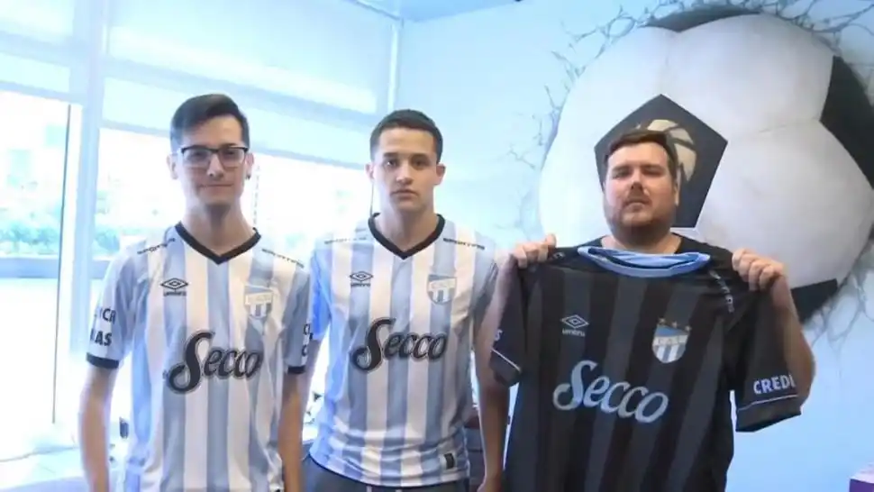 AMIGOS. Nicolás Mejía, Lucas García y Diego Manni conformaron el equipo titular de Atlético en base a la amistad. La figura de Mejía, el capitán, fue clave en la formación del plantel de la eSuperliga.