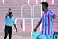 Estamos conviviendo con la presión y no es fácil jugar en esas condiciones, dijo Coyette