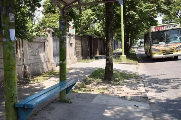 Confirman que mañana seguirá el paro de colectivos en Tucumán